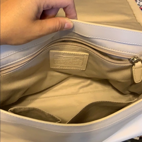 Leather Coach shoulder handbag and crossbody. - Picture 4 of 8